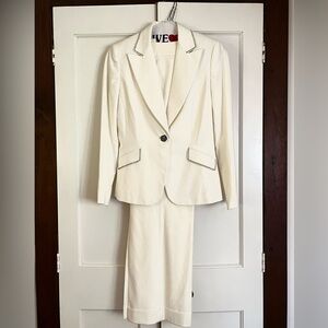 Tahari Ivory Pantsuit with Dark Accents